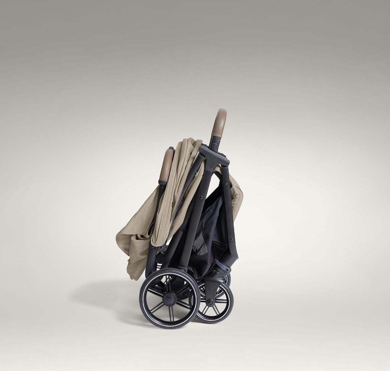 Carucior ultracompact Joie Parcel LX Signature Sandstone tiny tots bebe magazin copii cluj (6)