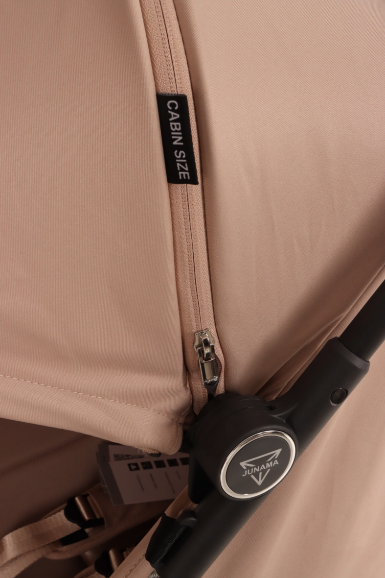 Carucior sport ultracompact Junama Aviator Carbon Beige tiny tots bebe magazin carucioare copii cluj, importator Junama Romania (19)